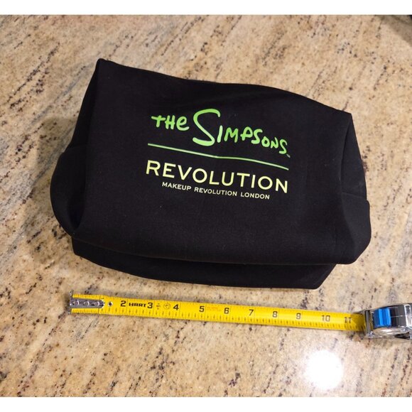 Revolution The Simpsons TREEHOUSE OF HORROR Couch Halloween Makeup Bag - Picture 10 of 12